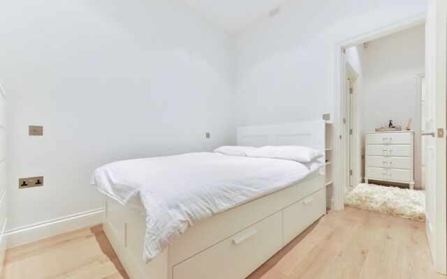 NEW Sleek and Smart 2BD Flat in Fulham/Chelsea
