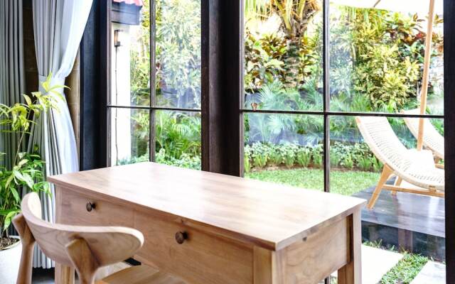 Rumah Villa by EVDEkimi - Quiet Ubud escape with Pool and Outdoor lounge