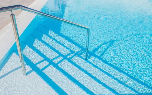 Flower Beach Suite 6