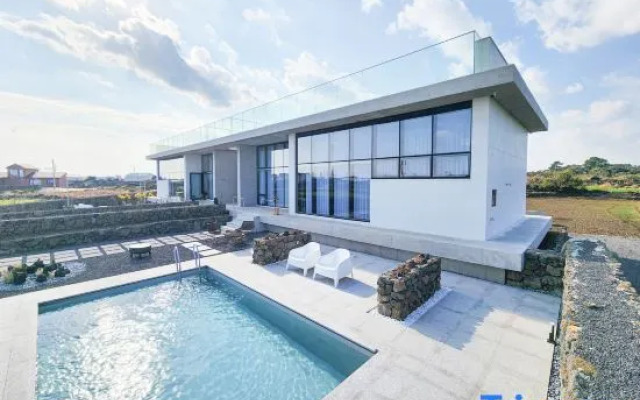 Window Lounge_poolvilla