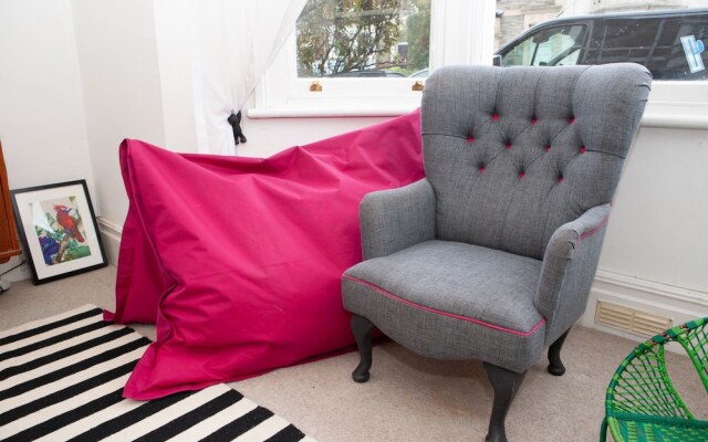 3 Bedroom Townhouse By Gloucester Road