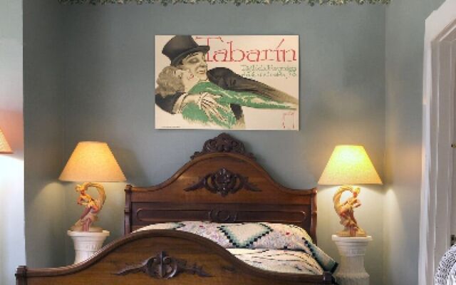 Alice's Snyder House Bed and Breakfast