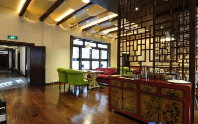 Great Wall Academy Inn