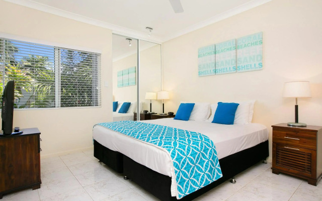 The Beach House 3BR Waterfront Apartment, Own WIFI