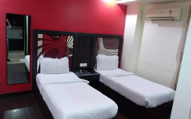 Hotels Pitrashish Grand