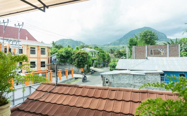 RedDoorz near H. Hasan Aroeboesman Airport