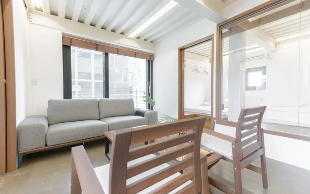 Sio Hostel L-Suite
