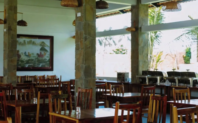 Charm Hon Rom Villas Resort