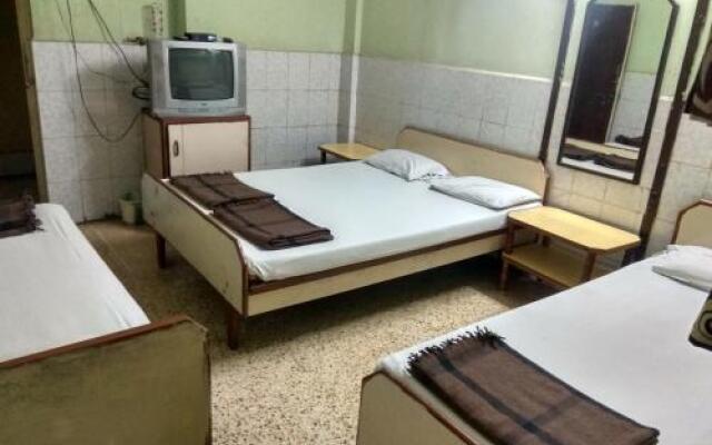Jay khodiyar guest house