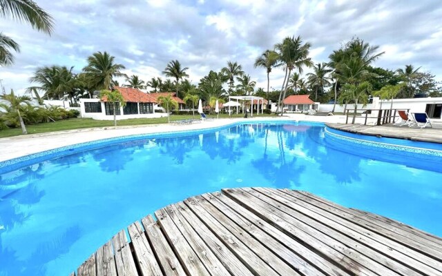 ON THE Caribbean SEA - Crystal Apartment