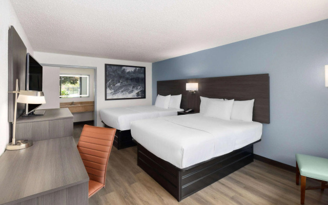 Super 8 by Wyndham Riverside AL