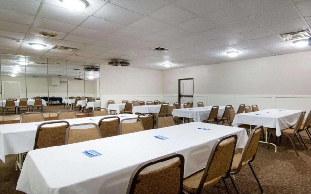 Knights Inn & Suites Emporia