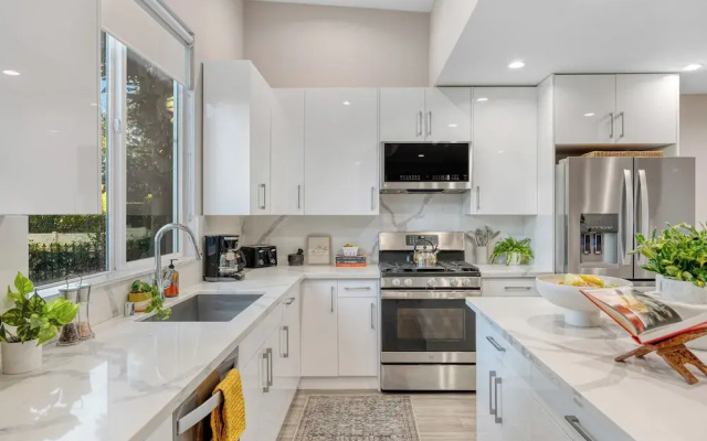 Fulton I by Avantstay Modern Haven in Downtown