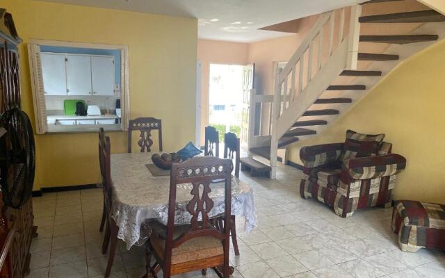 Finest Accommodation Renfrew Place 4-12 Renfrew Rd Apt # 15 New Kinston Jamaica