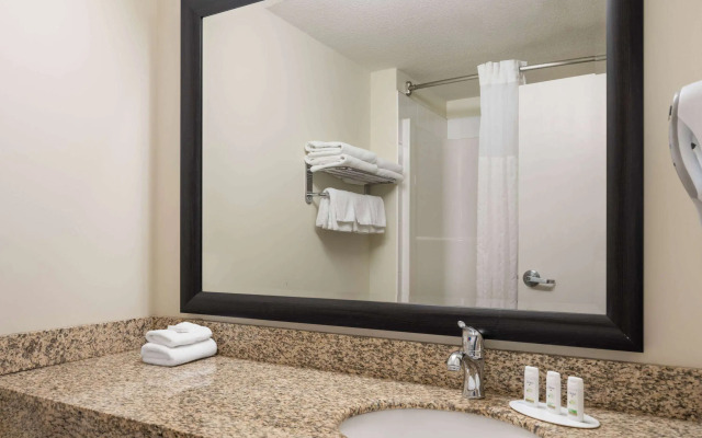 Super 8 by Wyndham Sherwood Park/Edmonton Area
