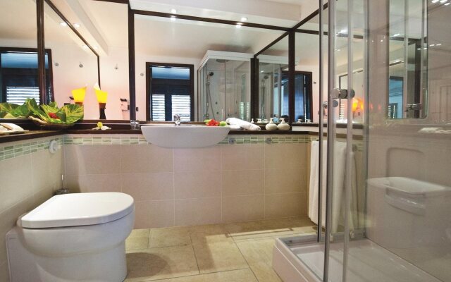 New Emerald Cove Hotel