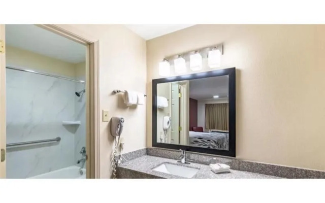 Red Roof Inn Buffalo, TX