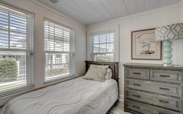 -Under The Sea (8 Bdrm / 7 Bath, Sleeps 22)