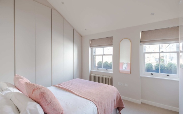 Parkside House - Regent's Park - by Frankie