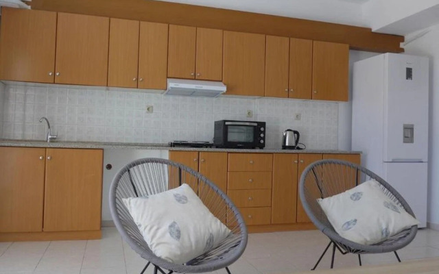 "kalamaki Plaza Apartments 'psari'"