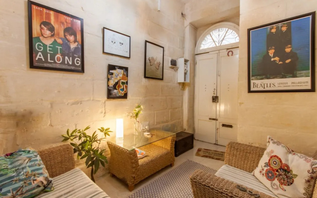 Senglea, Typical Seaview Townhouse