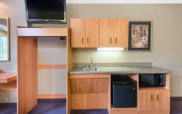 Microtel Inn & Suites by Wyndham Hazelton/Bruceton Mills