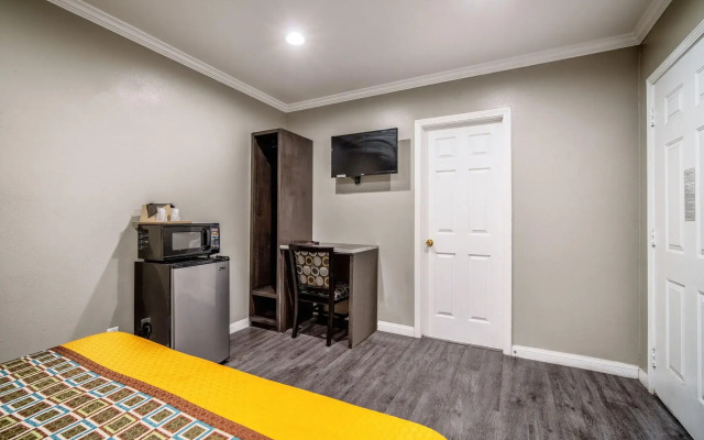 Regency Inn & Suites