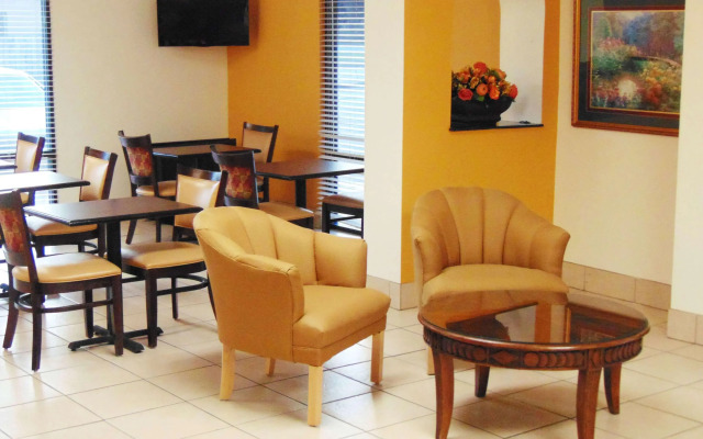 Days Inn & Suites by Wyndham Brewton