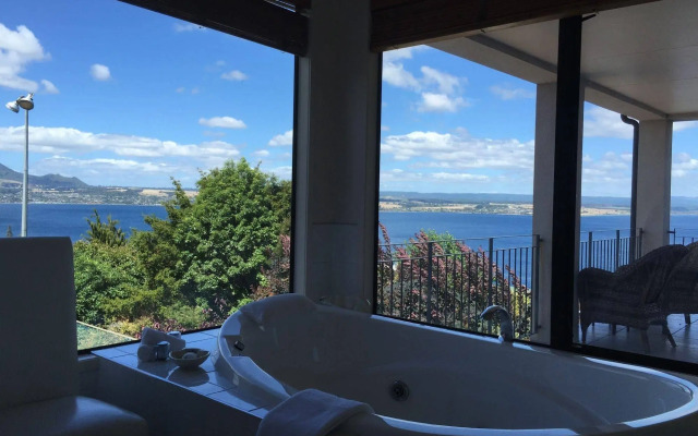 The Flying Trout Boutique Lodge