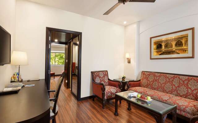 La Place Sarovar Portico, Lucknow