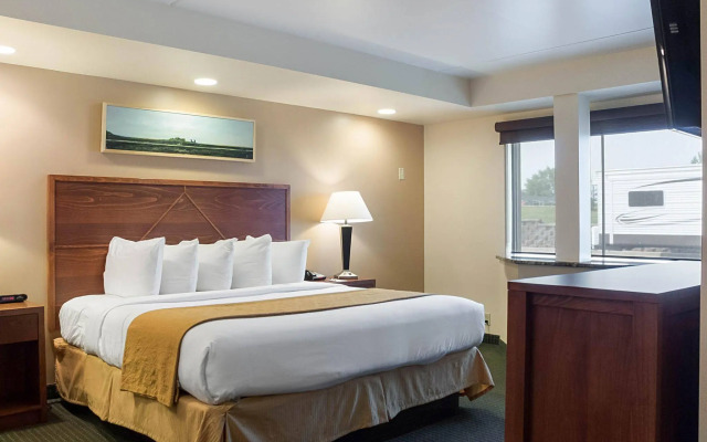 Baymont by Wyndham Jamestown Conference Center & Water Park