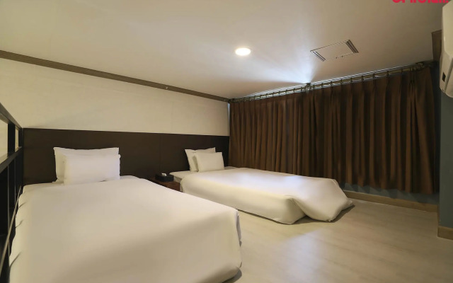 Hotel Hue Loft