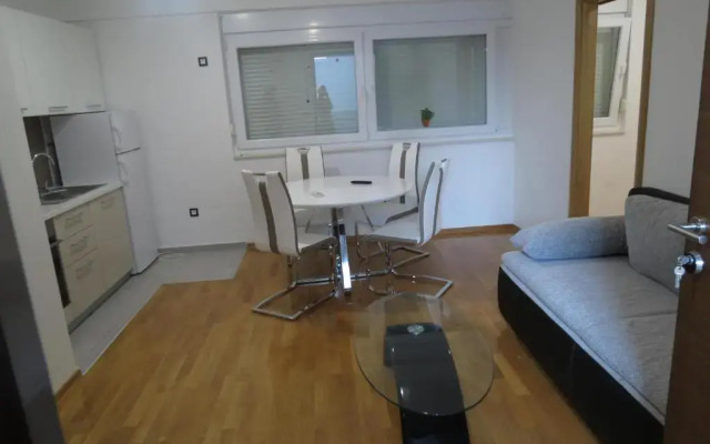 Apartments Nika Sukošan