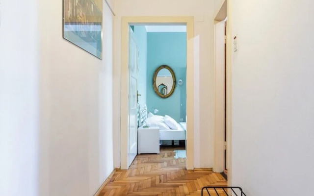 Traditional apartment Bacvice, 3 min walk to the beach