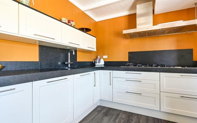 Relaxing Holiday Home in Hellendoorn with Garden