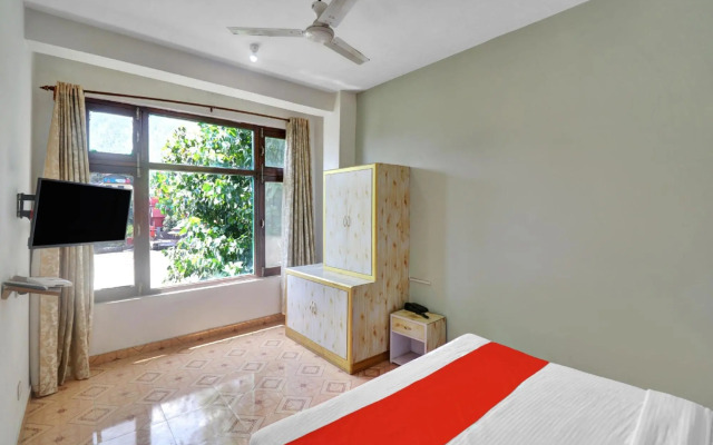 OYO 82102 Rudhra River Huts