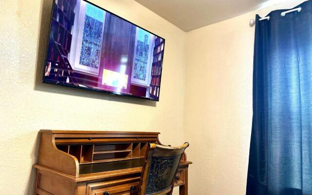 The Rustic @ Paseo de Encinal Drive