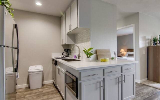 The Luxe Suites of Temecula Heights