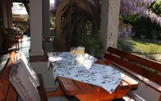 Top House Bed & Breakfast