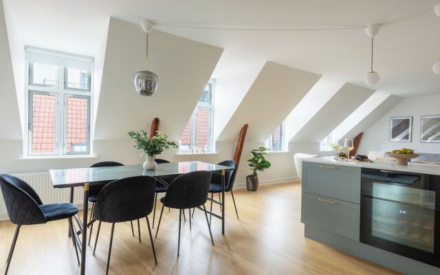 Sanders Leaves - 2bdr Apt With Shared Roof Terrace