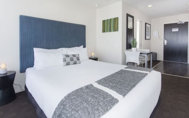 TOWNY - Studio Apartment with Sea Views