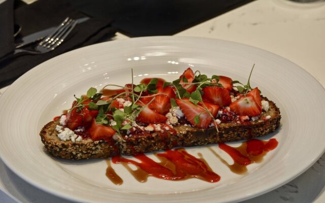 Hotel Indigo Kansas City - The Crossroads by IHG