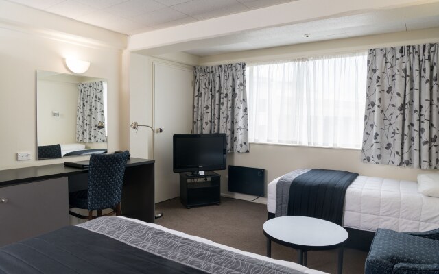 West Plaza Hotel