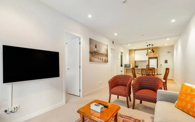 Spacious Mount Eden Apartment