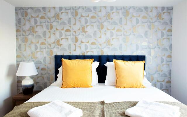 Savoy Court - Your Apartment