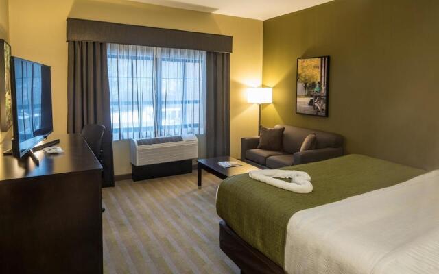 Best Western Plus University Inn Steubenville - CLOSED