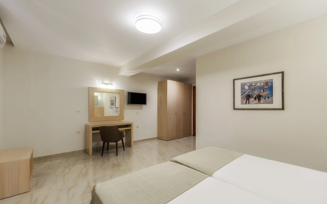 Karras Hotel