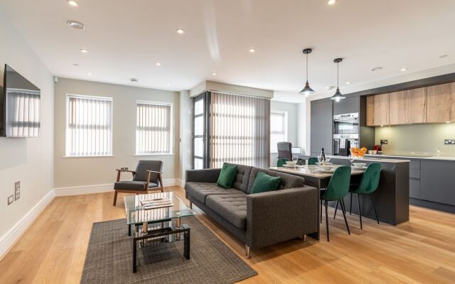 Celador Apartments - Bond House