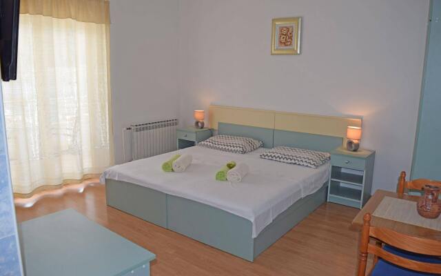 Rooms and Apartments Porat