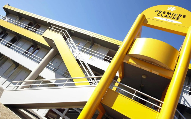 Première Classe La Ville-Du-Bois